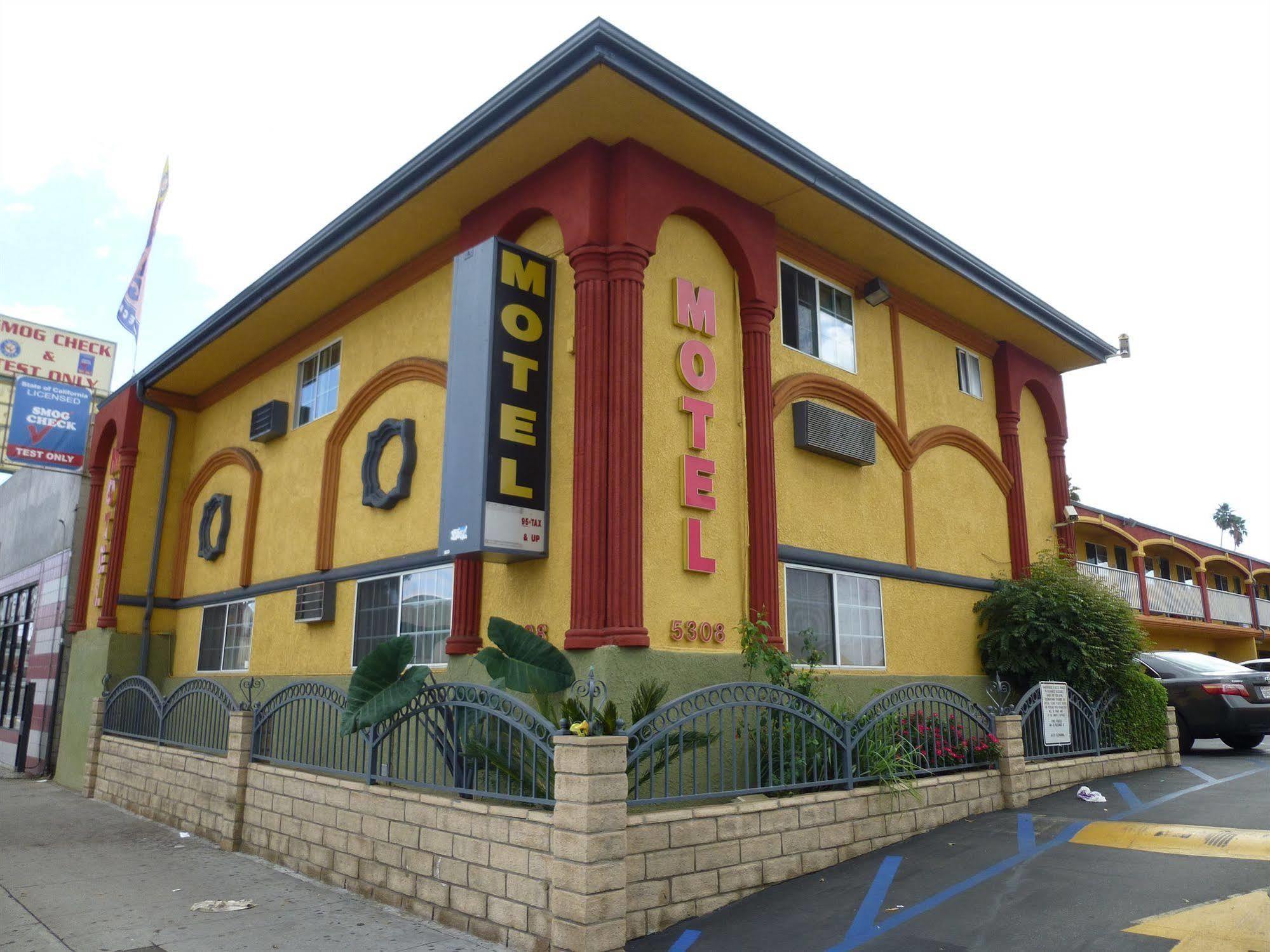 Economy Hollywood Motel